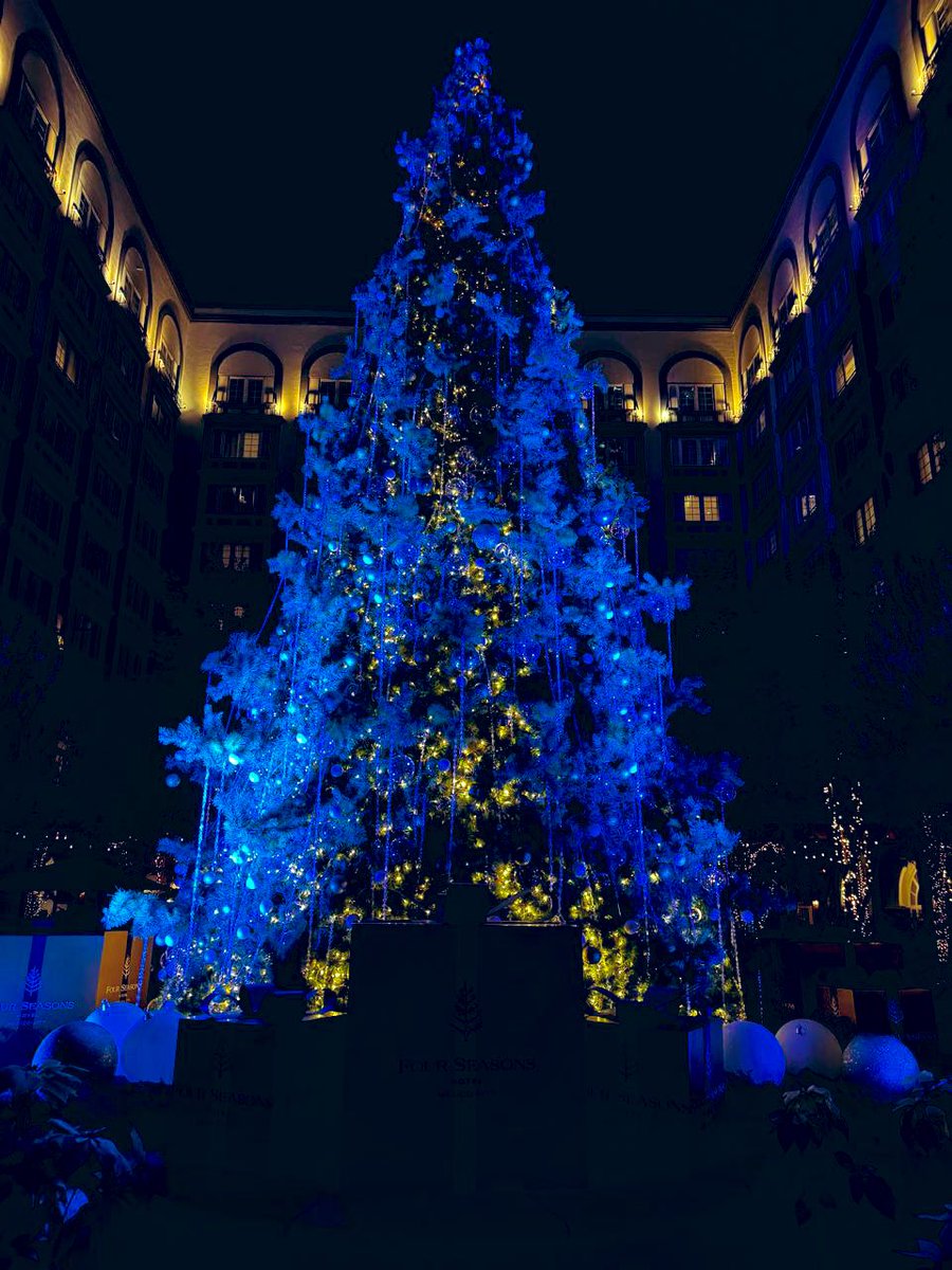 Areli Paz (@arelipaz) on Twitter photo Una de las noches más bonitas del año está en <a href="/FSMexico/">Four Seasons Mexico</a>.
#WhistlerWonderland ❄️☃️⛸️ Una de las noches más bonitas del año está en <a href="/FSMexico/">Four Seasons Mexico</a>.
#WhistlerWonderland ❄️☃️⛸️