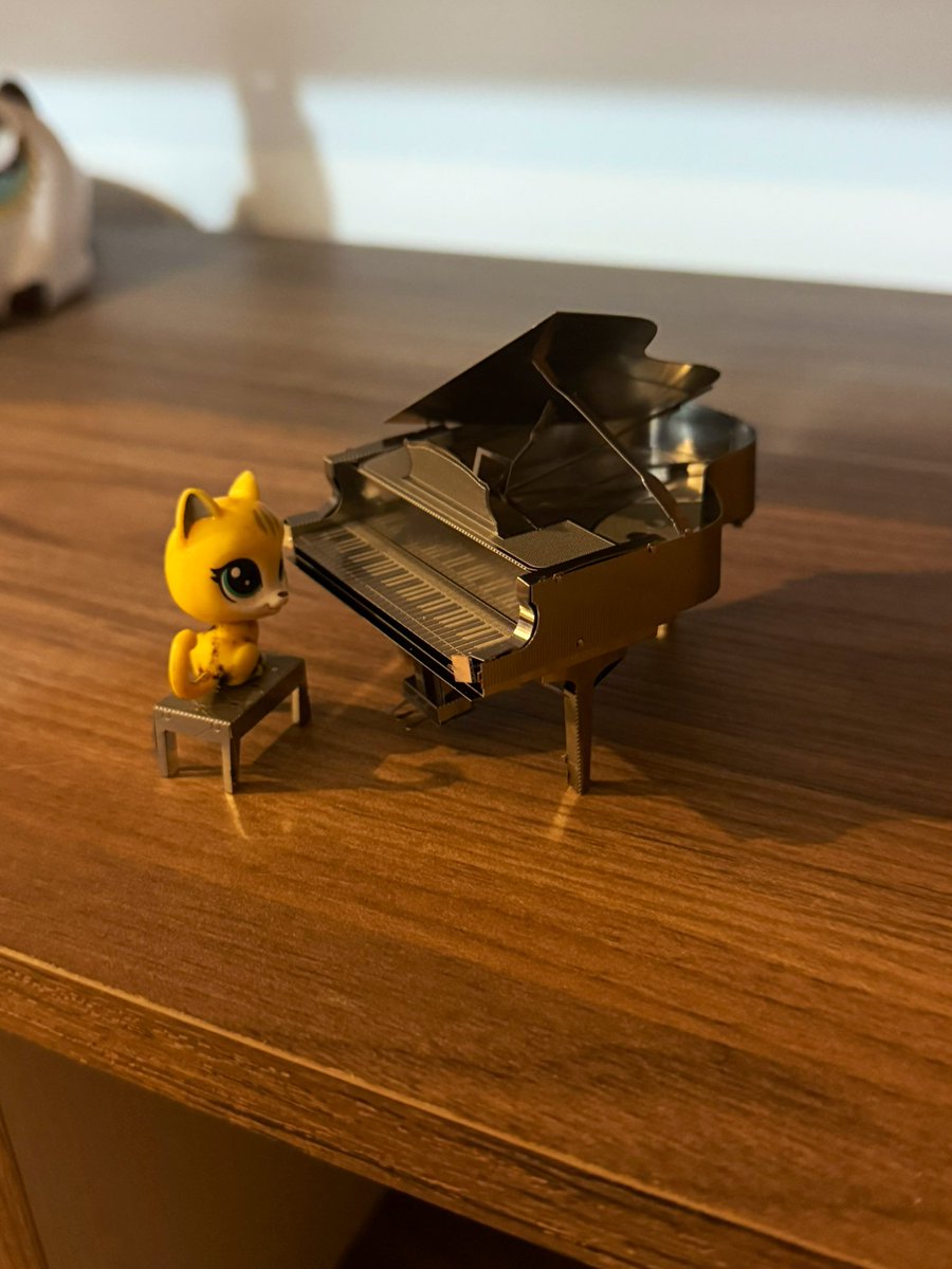 lore_sanchezf's tweet photo. Un pianito armable 🎹 https://t.co/CkqyZKx8FU