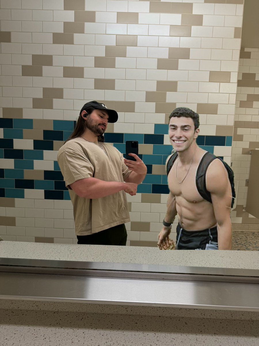 GoodVibePolitik's tweet image. Shoutout my buddy Luigi for hitting the local gym with me on December 4th from 6:00am to 12:00pm great chest day