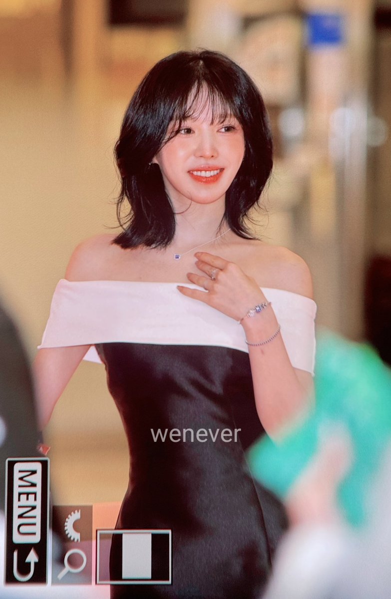 wenever940221's tweet photo. 241212 PANDORA pop-up #웬디 #WENDY
아침부터 고생해떠🩵 https://t.co/2EbI4WE5cb