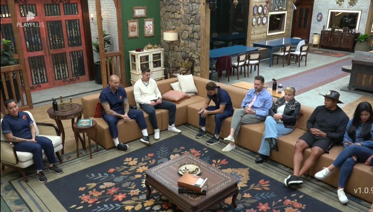 flortvoficial's tweet photo. Flor já está prontissima esperando o ao vivo para iniciar a última prova! ♥️
#AFazenda16 | #TeamFlor https://t.co/mi1o0CvL9c