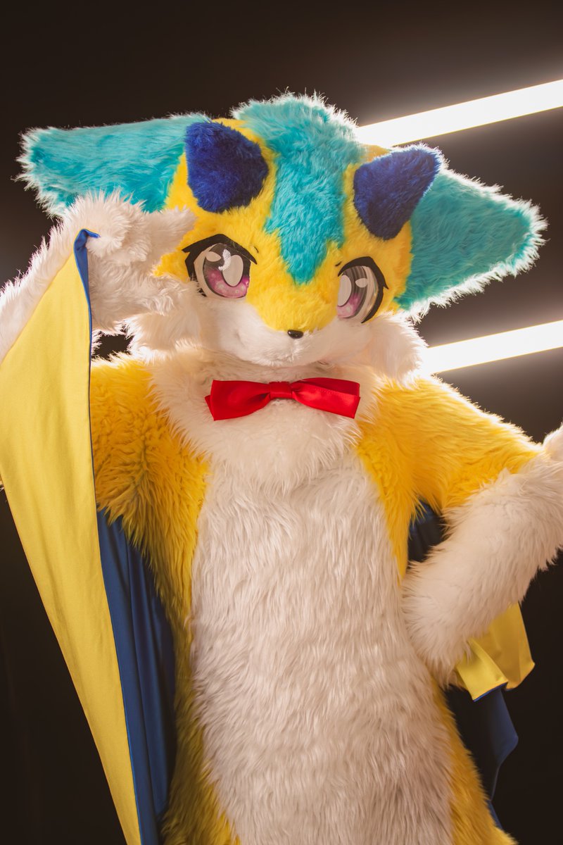 HadouWithKikyo's tweet photo. 哦耶✌️！
📷by @dragon_ranga 
#FursuitFriday #Furmit #moeta https://t.co/24mz2EInhT
