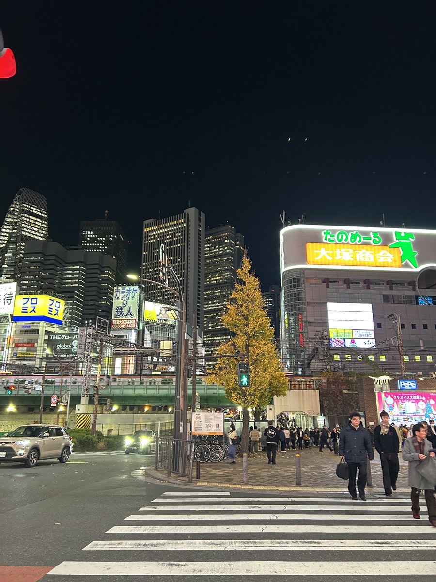 yang676's tweet photo. 东京的经济比上海有活力。商场里消费者也挺多的。 https://t.co/ZgWV0fdJ2T