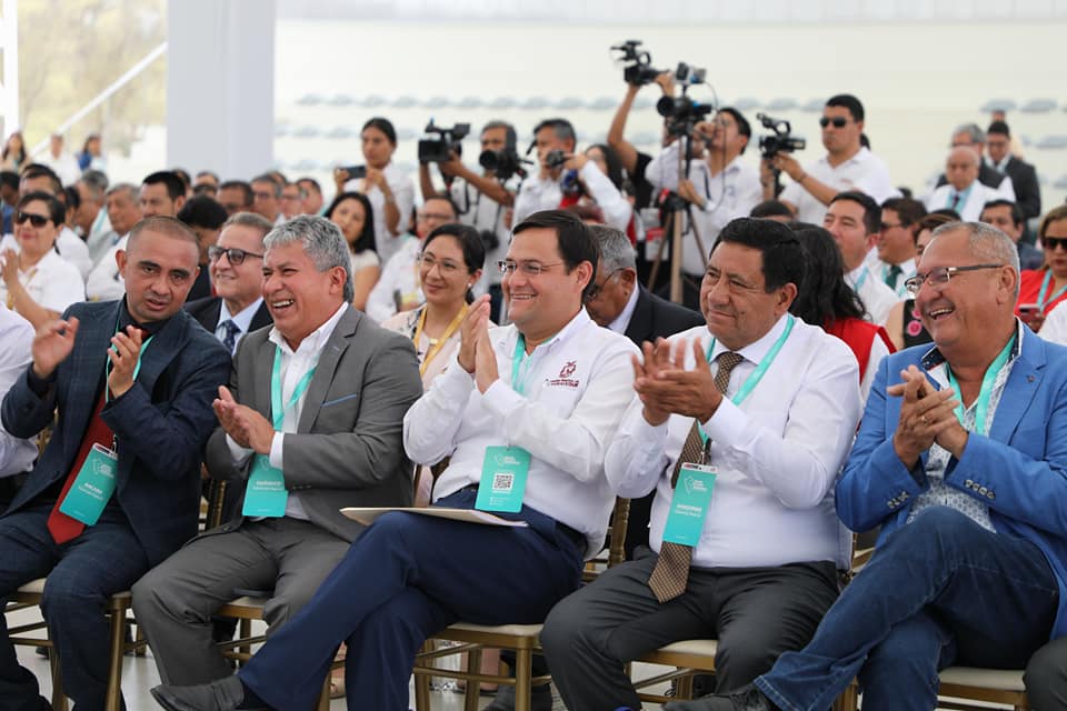 grtc_lambayeque's tweet photo. #LaUniónHaceLaFuerza | 👉 El gerente regional de Transportes y Comunicaciones, Ing. Carlos Eduardo Orbegoso Salazar participa junto al gobernador regional Dr. Jorge Pérez Flores del VI Consejo de Estado Regional que se realiza en el campus de la Universidad de Piura. https://t.co/RORZnl0ixz