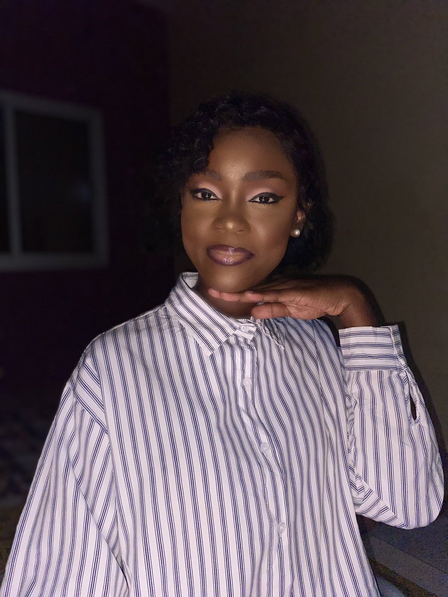 make_upexpress's tweet image. Oui je maquille🤩🥰