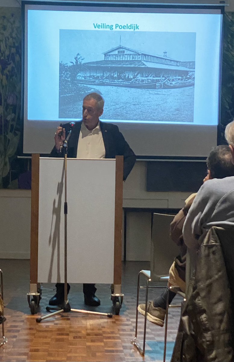 Uitermate geslaagde lezing over 100 jaar Flora Holland voor een zeer geïnteresseerde en goed gevulde zaal. Luid applaus voor Arnold Hordijk! #Westland