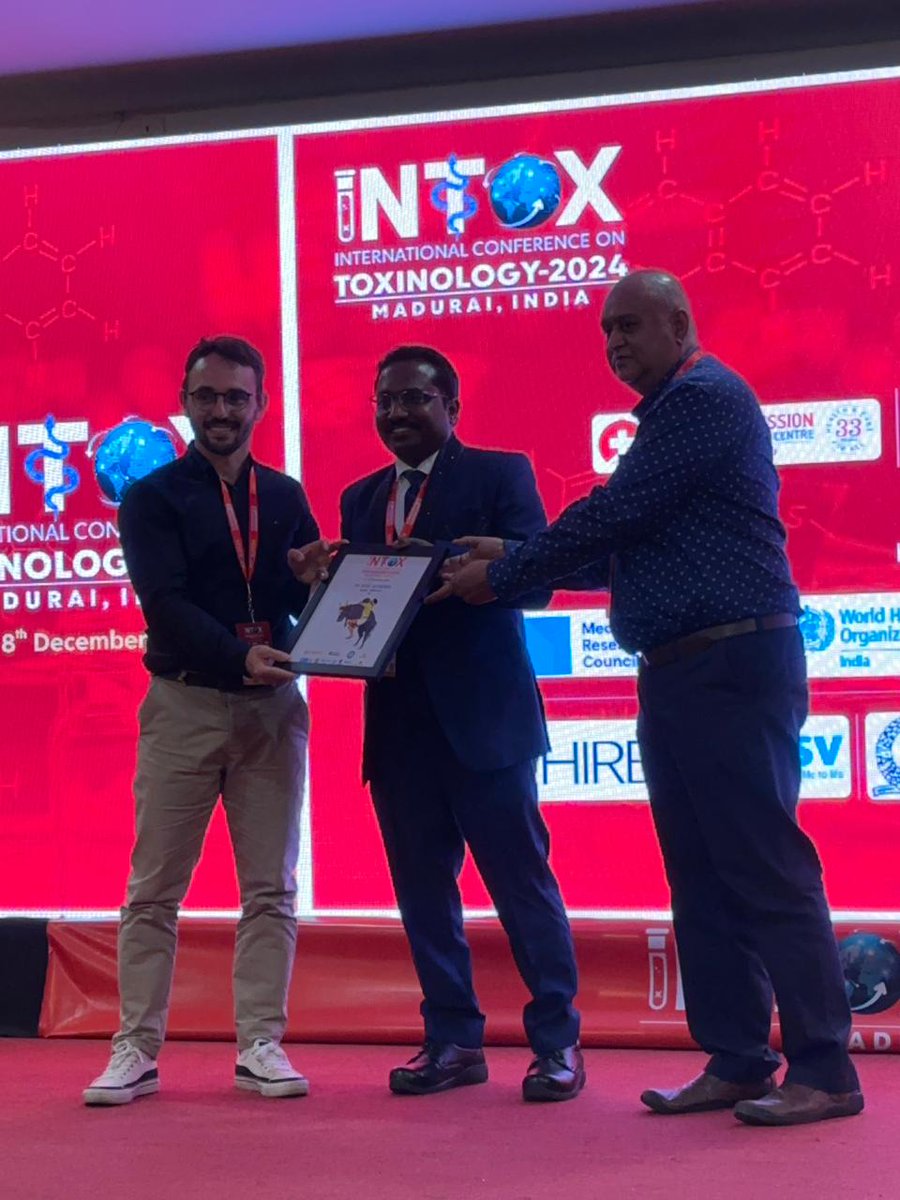 Honored to receive a top oral presentation award at Intox 2024! Delighted to contribute to snakebite research and future treatments. Huge thanks to my amazing collaborators for their support. 🙏🐍
