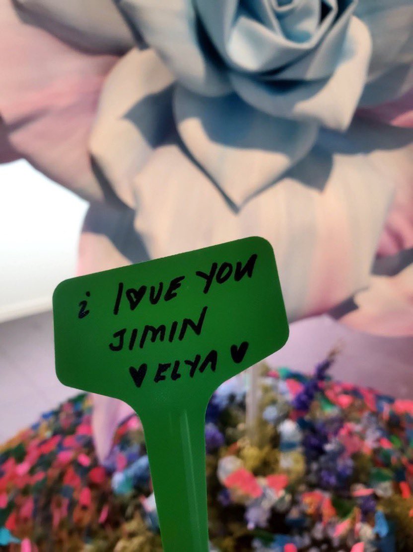 jimin_mylovve's tweet photo. This is one of my happiest days ever I’m crying 😭 😭thank you so much @jimin95143 love you 🥰💛💛 https://t.co/Ff8qRlAAvl