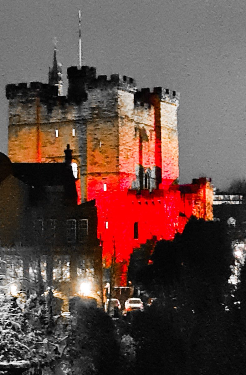 pewileman's tweet photo. The #CastleKeep tonight. #Toon #NightPhotography #townscape @NewcastleCastle @NewcastleCC @NewcastleNE1 @NorthEastTweet @NE1BID 📸#SamsungGalaxy https://t.co/SvOLuHBad8