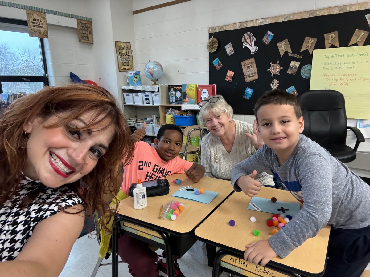 MTL_CS_Depetris's tweet photo. Winter Grandpal visit… working together to make “Birthday Cake Bags” for SJ Food Bank! 🎉🎂
#ThirdGradeThinkers 
#TogetherIsBetter
#YearOfHope https://t.co/rtI20EyUwQ
