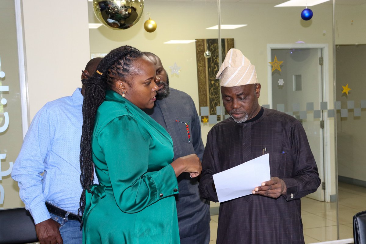 JMbesya's tweet photo. TechMindset Africa, SchoolTry, and University of Ilorin teamed up to explore the Smart-Talk AI app, set to transform campus life for 70K+ students. Led by CEO Ismail Eleburuike and VC Prof. Wahab Egbewole, this partnership bridges tech and education for Africa's future! https://t.co/kdvN98SgfQ