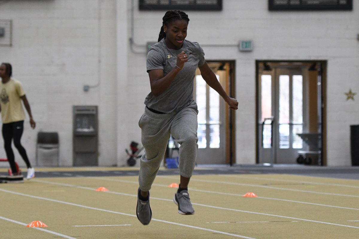 PurdueTrackXC's tweet photo. Indoor szn loading.... https://t.co/u6fGbsnAI8