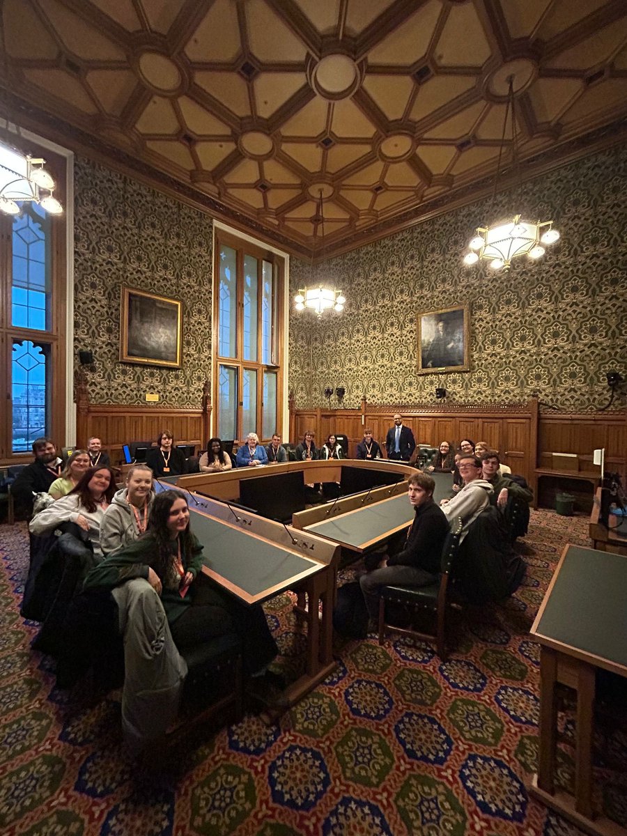 Great to have <a href="/KeeleUniversity/">Keele University 🐿️</a> students from Newcastle-under-Lyme in Parliament today. 

We talked through my first few months as their MP,  the key issues I am working on in Parliament and back home - and all the rest. Brilliant bunch of young people. 

#LoveNuL 🌹🇬🇧❤️