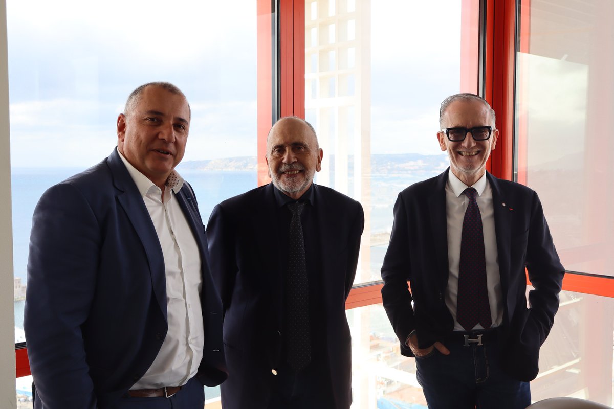 Membre du groupe d'études économie sociale et solidaire du sénat et investi dans l'ESS, j'ai échangé longuement avec Fabrice Greffet et  Laurent Laïk un des pionniers dans les Bouches du Rhône.
#lavarape #ESS