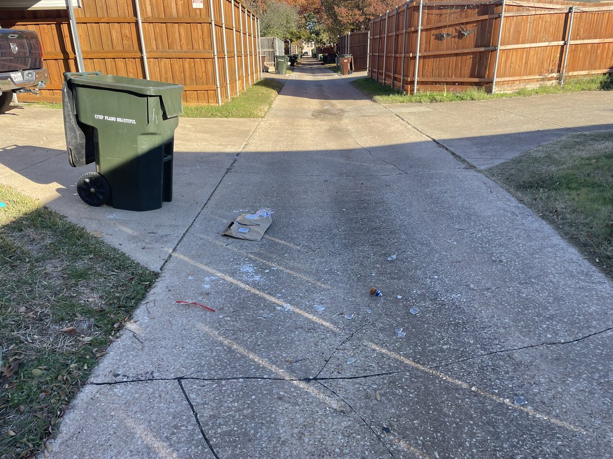 cramos1967's tweet photo. @cityofplanotx This is what was left behind immediately after your recycling trucks came through. Now we have to clean up your mess. Broken glass and recycling material all over the alleyway. https://t.co/wjOY2MjhYk