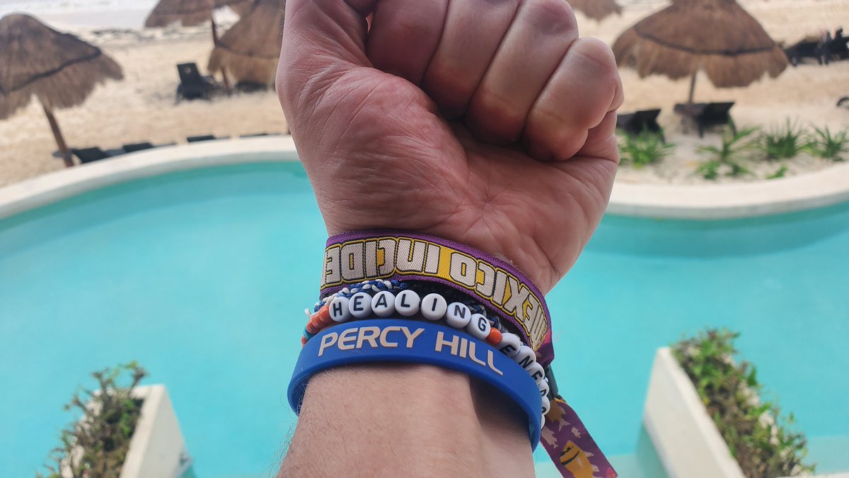 Capt_Twizzle's tweet photo. @moeperiod Can't wait. Yellow T opener. Dig it.

Thank u so much for incredible 2 nites on the beach. Y'all brought the fire last nite to close the weekend. Nate Wilson's a beast! https://t.co/KeHOV1S4kG