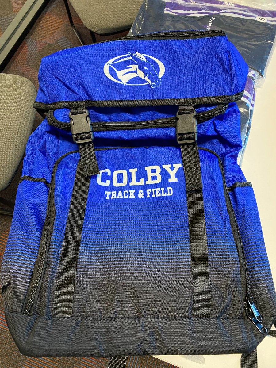 FTTFcom's tweet image. Custom backpacks, anyone? #StyleYourWay #BackpackGoals