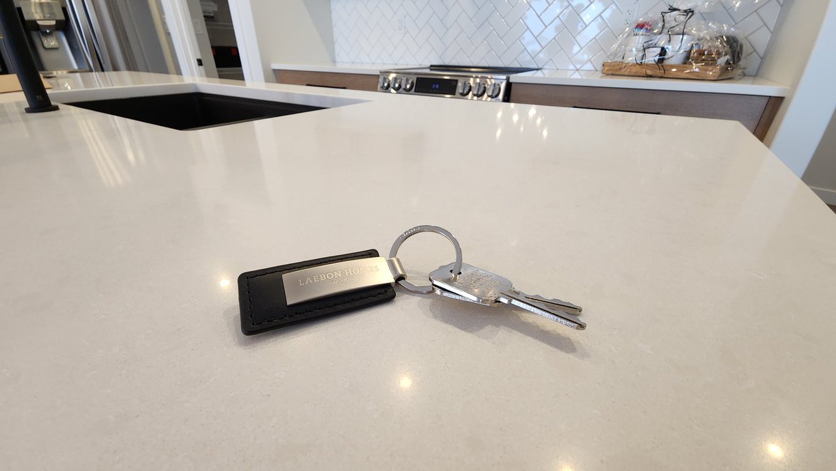 laebonhomes's tweet image. Welcome home 🏡 ✨️

#possessionday #customhomes