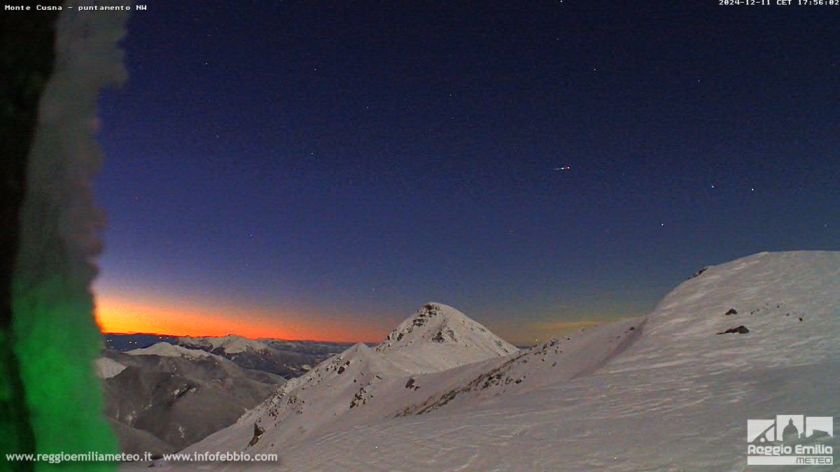 remeteo's tweet photo. I colori del #crepuscolo e la #neve, inizia una notte serena ma gelida in #Appennino.
Solo su https://t.co/Vq8Fi14JpV 😉 https://t.co/XIicEpncVA