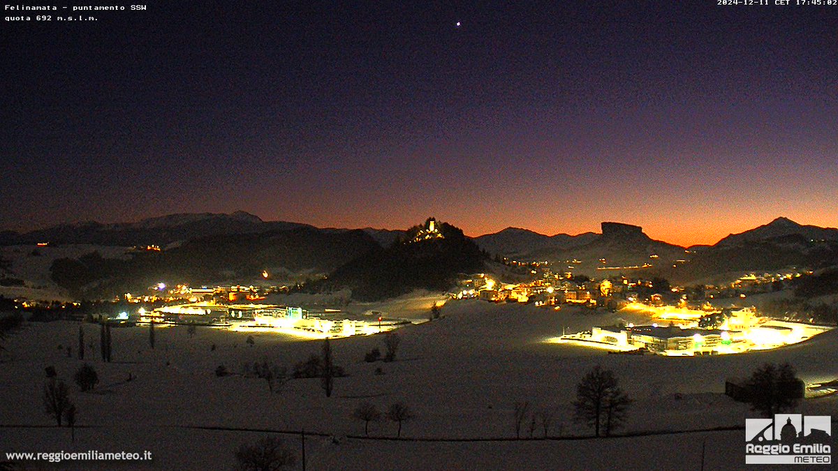 remeteo's tweet photo. I colori del #crepuscolo e la #neve, inizia una notte serena ma gelida in #Appennino.
Solo su https://t.co/Vq8Fi14JpV 😉 https://t.co/XIicEpncVA
