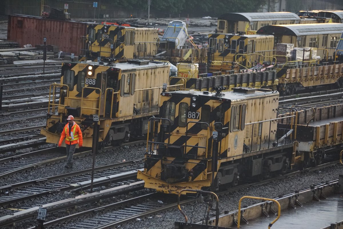 transportworker's tweet photo. Unemployment &amp; sick benefits restored for rail workers! “These payments help workers who have fallen on hard times. They shouldn't have been cut in the first place. Rail workers fell victim to only-in-Washington insidious budget gimmickry.” @TwuSamuelsen https://t.co/rX69TVV2ZW https://t.co/6ZMJFlQ9FK