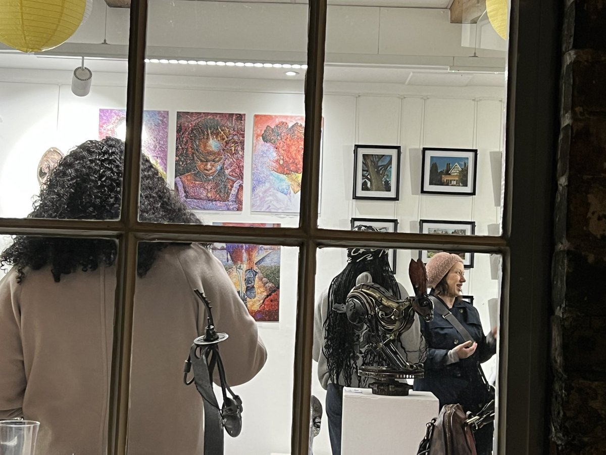 nd_onuoha's tweet photo. Proud to have been a part of "Light in the Shadows", an art exhibition celebrating stories of hope.
This free exhibition, a partnership between TES HOUSE and @nsibidiproject, runs from 10-12 Dec @BanksMillStudio, Derby.
cc @DerbyUni
#LightInTheShadows #ArtExhibition2024 #Derby https://t.co/s2WyFja9kN