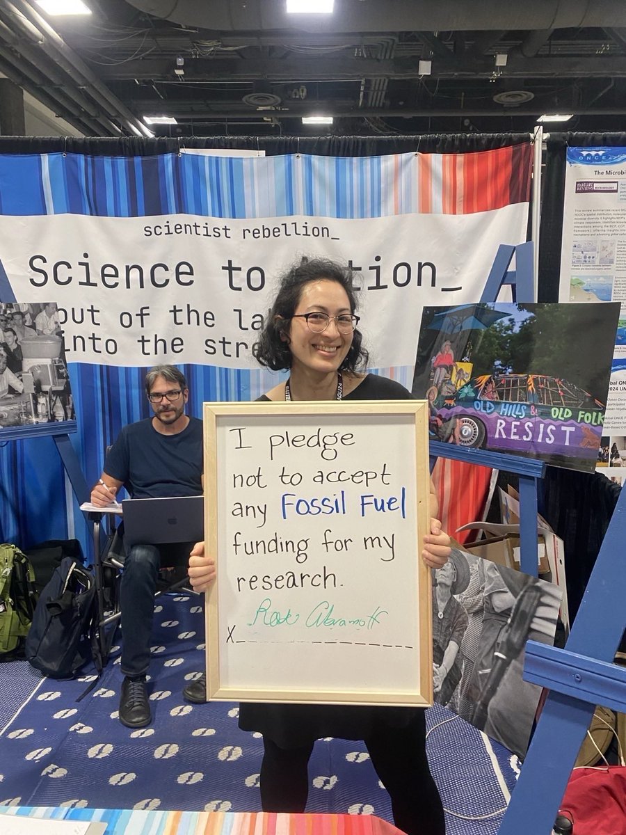 #AGU2024 Our rebels and fellow scientists pledge not to accept fossil fuel funding for their research. 

Will you? 

This is a #climateemergency