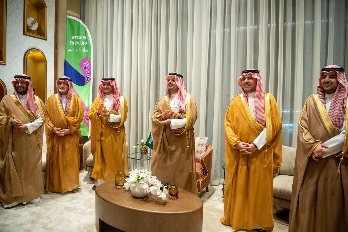 makkahregion's tweet photo. صور أُلتقطت لنائب أمير منطقة مكة الأمير
#سعود_بن_مشعل_بن_عبدالعزيز 
أثناء ترقب إعلان استضافة المملكة العربية السعودية لـ #كأس_العالم_2034 https://t.co/6PJs4VoDGX