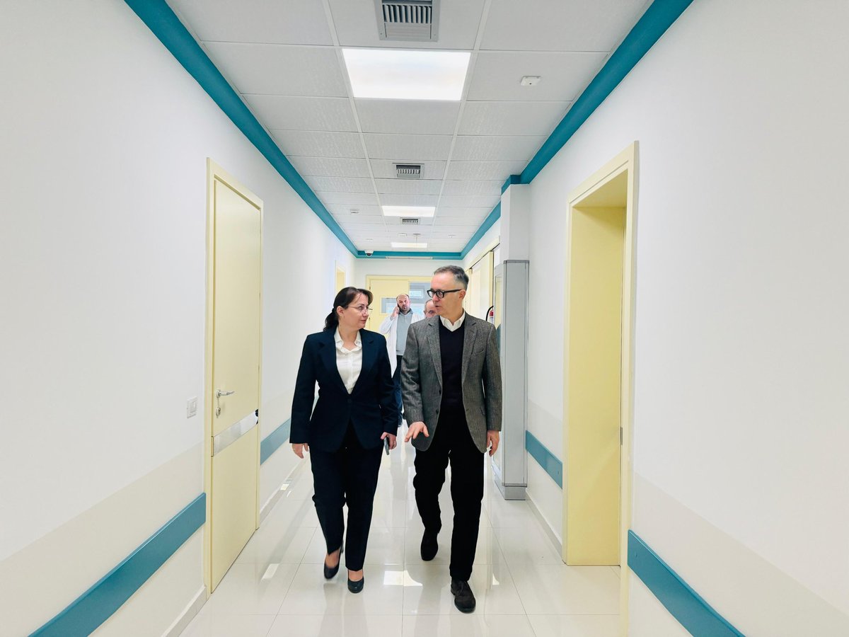 ItalyinALB's tweet photo. 🇮🇹| Fruttuosa visita all'Ospedale Universitario Traumatologico di Tirana 🏥

Incontro con la direzione e con i medici 👩🏼‍⚕️👨🏻‍⚕️👩🏼‍⚕️👨🏻‍⚕️, sempre in prima linea per far fronte a molteplici emergenze e patologie. https://t.co/9F4eXouxXI