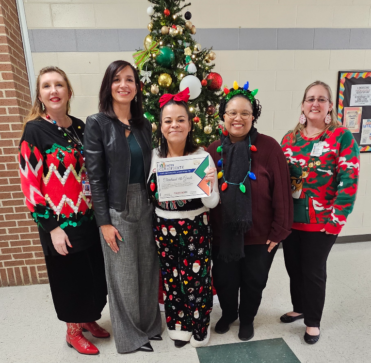 CISDDualESL's tweet photo. Congrats to Ms. Wiggins for completing 9 modules in ELLevation this school year! And a HUGE thank you to C9 staff, Ms. Rivas, and admin for supporting the implemention of effective EB strategies. C9 is the secondary winner for the most completed this year! @9thIsd @EllevationEd https://t.co/sLc3VPbJMS