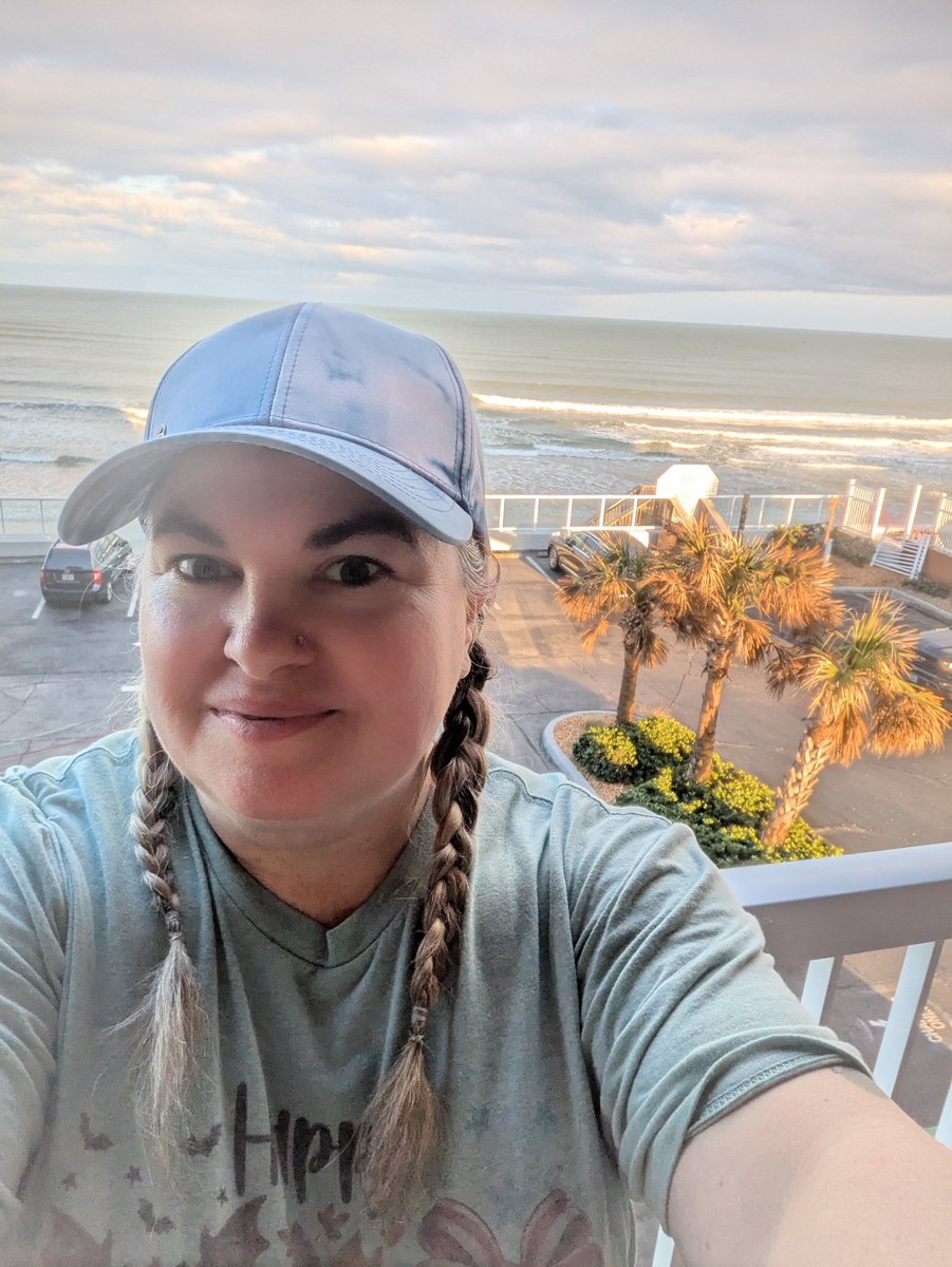 griaane's tweet photo. Been an interesting few months getting to a good point after grandmas death and doing things for me. This week is celebrating my oldest graduating college in Daytona Beach, FL. First family mini vacation in 7 years. https://t.co/u5bdrzCGmt