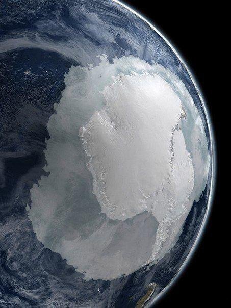 konstructivizm's tweet photo. Antarctica viewed from space https://t.co/BzUJyr9asY