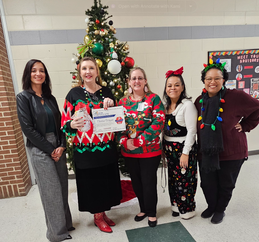 CISDDualESL's tweet photo. Congrats to Ms. Wiggins for completing 9 modules in ELLevation this school year! And a HUGE thank you to C9 staff, Ms. Rivas, and admin for supporting the implemention of effective EB strategies. C9 is the secondary winner for the most completed this year! @9thIsd @EllevationEd https://t.co/sLc3VPbJMS