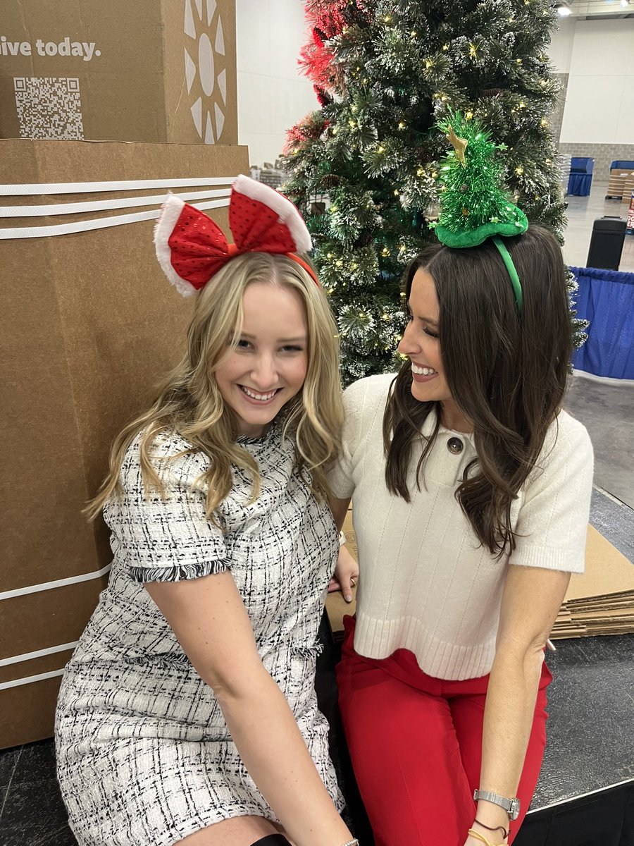 phoebemurraytv tweet media