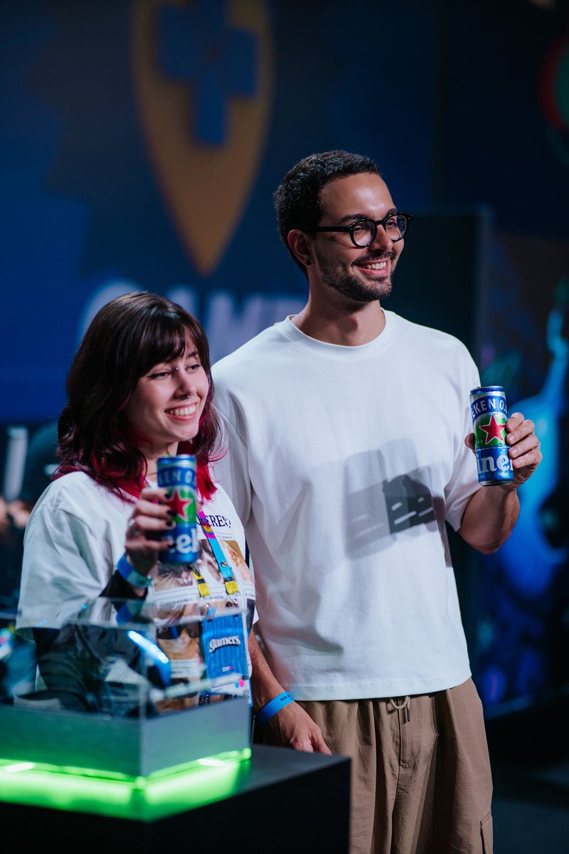 Quem tava na CCXP24 com as lendas e viu esse momento? The Cool Down Controller.

É um controle inteligente que identifica o seu nível de estresse e se você estiver perto de quitar da partida, ele manda Heineken 0.0 pra você e todo o seu squad!

Quem aí precisa muito de um desses?