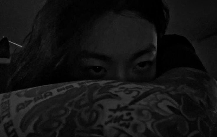 Bez słowa i snu w zachwycie nocą, a bliskość rozproszy nasz strach przed ciemnością.