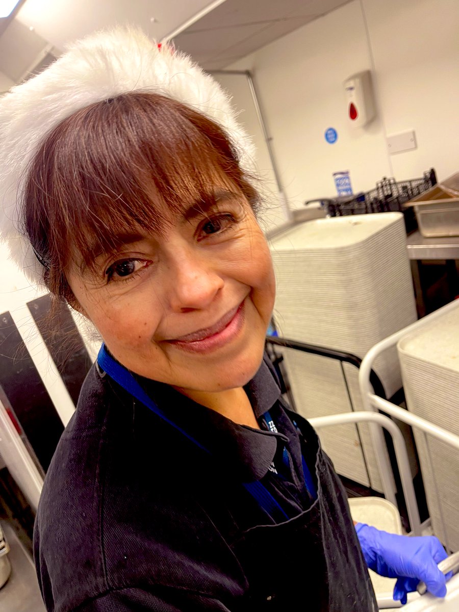 HoweHolroyd's tweet image. Christmas lunch day not forgetting the staff behind the scenes, who always keep the kitchen going  well done and thank you @melrahaman @MaryMar89923871 @Milen42931651