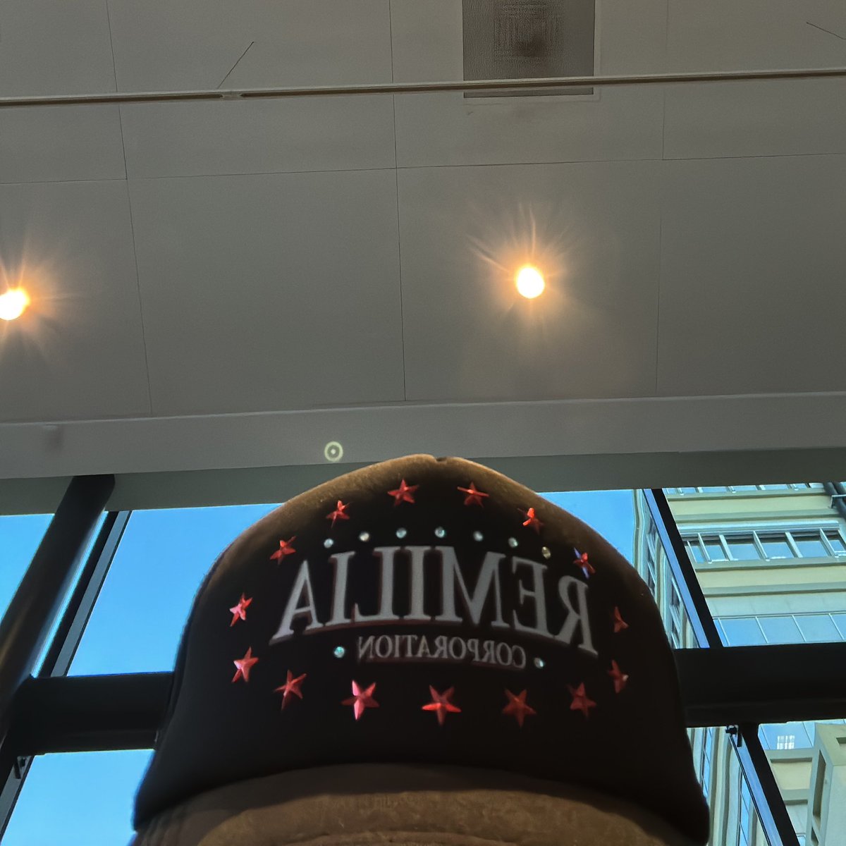 slatt_eth's tweet photo. a diff day, a diff @remiliacorp333 hat, a diff conversation started #TokenizeCon https://t.co/CTKr93AbR8