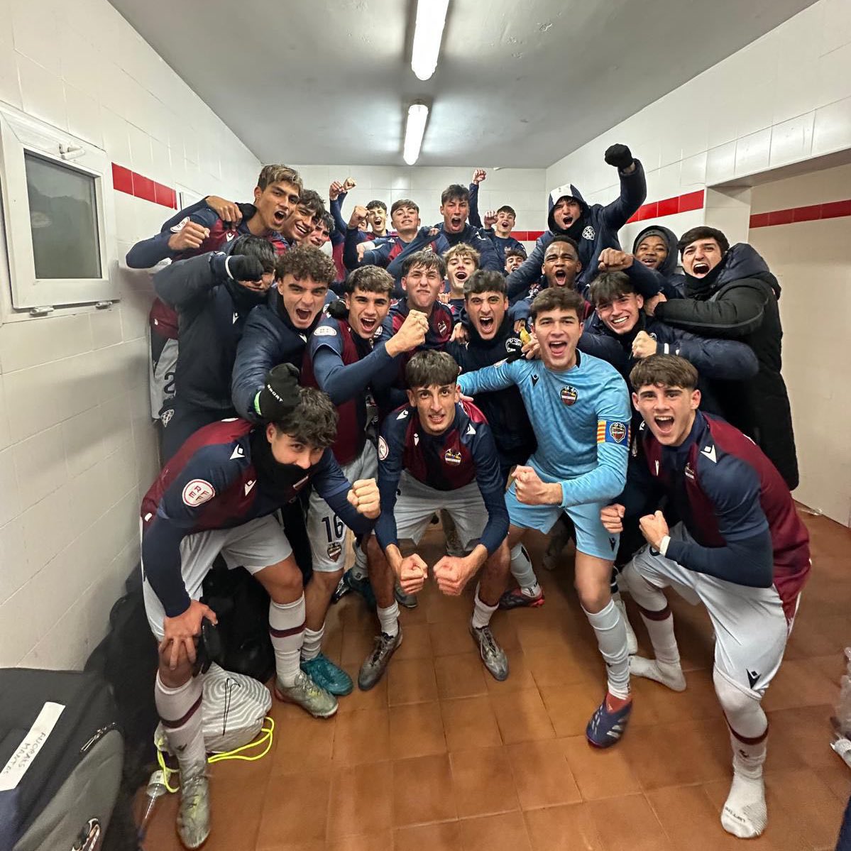 🚀🐸 Nueva victoria de nuestro Juvenil A 

<a href="/UBConquense/">UB Conquense</a> 1-2 <a href="/LevanteUD/">Levante UD</a>  

✌️⚽️ Doblete de Aleix 

Vamos chavales!
