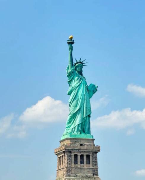 Rahulsharm89095's tweet photo. "A symbol of freedom and hope, standing tall for all to see. 🗽🇺🇸
#StatueOfLiberty
#LadyLiberty
#AmericanFreedom
#LandOfTheFree
#NewYorkCity
#FreedomIcon
#USA
#FreedomForAll
#LibertyAndJustice https://t.co/0ZLil1CuLx