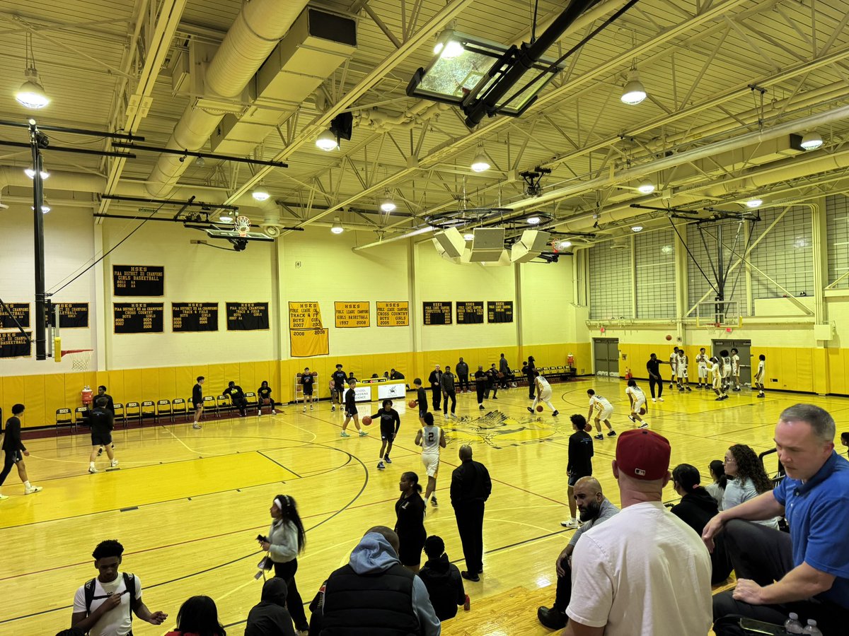 1Procope's tweet photo. Back in North Philly covering HSES Engineers vs @npknightsbball  for @hooplove215 🔥

Game thread 🧵: https://t.co/MkvEUfifvr
