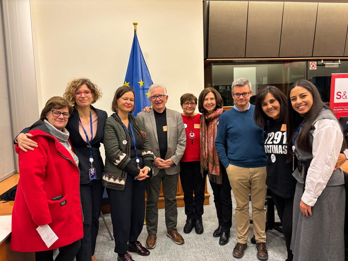 chamorro_555's tweet photo. Intensa jornada de trabajo en el @parlamentoUE con el grupo de @Europarl_ES @MareaResidencia @VyJ_7291  @manuelrico . Seguimos denunciando los protocolos de la vergüenza en la @ComunidadMadrid . #7291 
Gracias @jalloul_hana @lpajin @IdoiaMendia @Cepeda . https://t.co/NpSz1rC5Zo