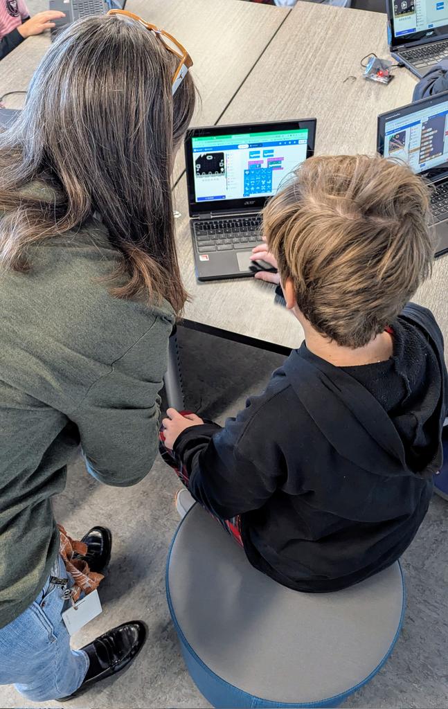 Rockwall_ITS's tweet image. 5th graders at @hammelem are exploring the world of coding with @microbit_edu micro:bits during Hour of Code week! 💻✨ They're creating, problem-solving, and building their tech skills for the future. #HourOfCode #CodingInTheClassroom #iloverockwallisd