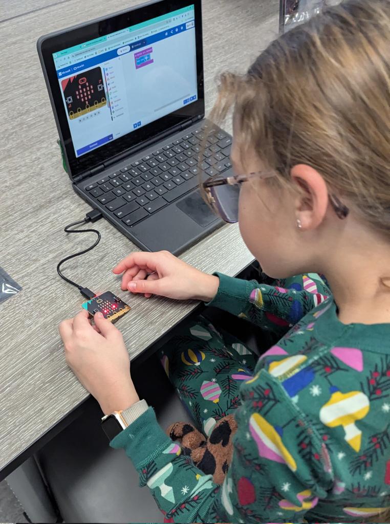 Rockwall ITS (@rockwall_its) on Twitter photo 5th graders at <a href="/hammelem/">Sherry & Paul Hamm Elementary</a> are exploring the world of coding with <a href="/microbit_edu/">Micro:bit Educational Foundation</a> micro:bits during Hour of Code week! 💻✨ They're creating, problem-solving, and building their tech skills for the future. #HourOfCode #CodingInTheClassroom #iloverockwallisd 5th graders at <a href="/hammelem/">Sherry & Paul Hamm Elementary</a> are exploring the world of coding with <a href="/microbit_edu/">Micro:bit Educational Foundation</a> micro:bits during Hour of Code week! 💻✨ They're creating, problem-solving, and building their tech skills for the future. #HourOfCode #CodingInTheClassroom #iloverockwallisd