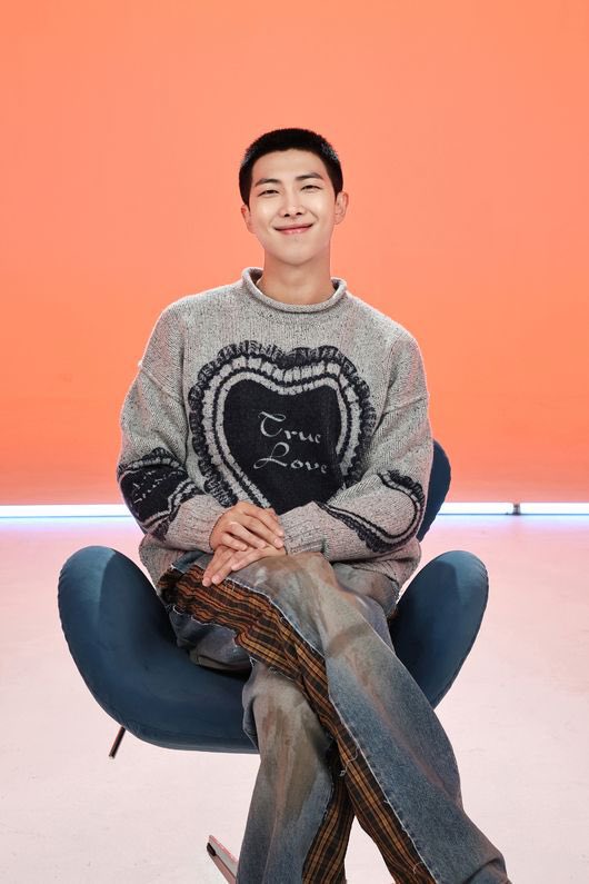 MonoForYouth's tweet photo. RM has been selected as a Role Model helping to stop violence against women by The pixels project selection 2024

He has since used his enormous platform to influence pop culture and the arts in support of women. His actions have included posting on social media about feminist+ https://t.co/livumtXhJH