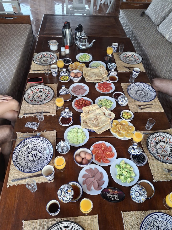 originalsurfmor's tweet photo. Discover the Delicious Flavors of Morocco! 🇲🇦🍴 
#MoroccanFood #DeliciousFlavors  #surfmorocco #surfcampmorocco
@SurfersRoom https://t.co/XVu5TXSoVk