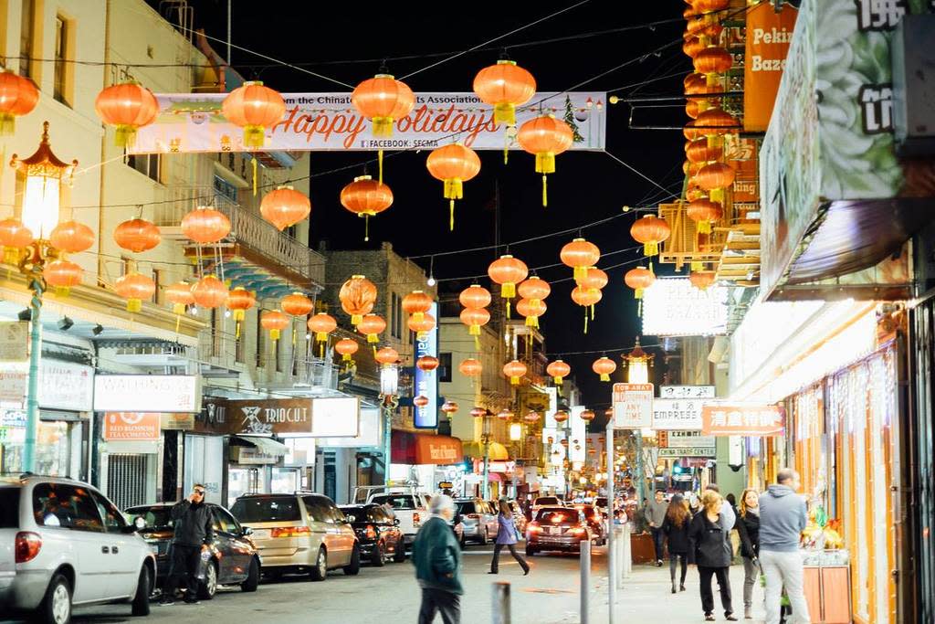 HiltonFiDi's tweet photo. We're so lucky to be so close to the popular Chinatown Night Market, which features your favorite food from over 25 Chinatown restaurants. The Night Market is this Friday; you can find out more here:
https://t.co/gBDLIL4Vrj

📷: Roxann C via Unsplash https://t.co/VkGUDVnsoi