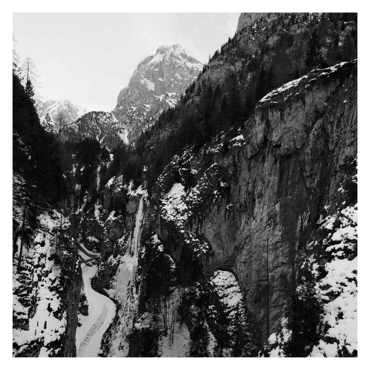 Shrine in the valley, Dolomites.
Hasselblad 500 C/M camera, Zeiss 50mm, Ilford Delta 100 Pro film
#photography #blackandwhitephotography #bnw #bnwphotography #monochrome #landscapephotography #Hasselblad #filmphotography #believeinfilm #mediumformat #ilfordphoto #fridayfavourites
