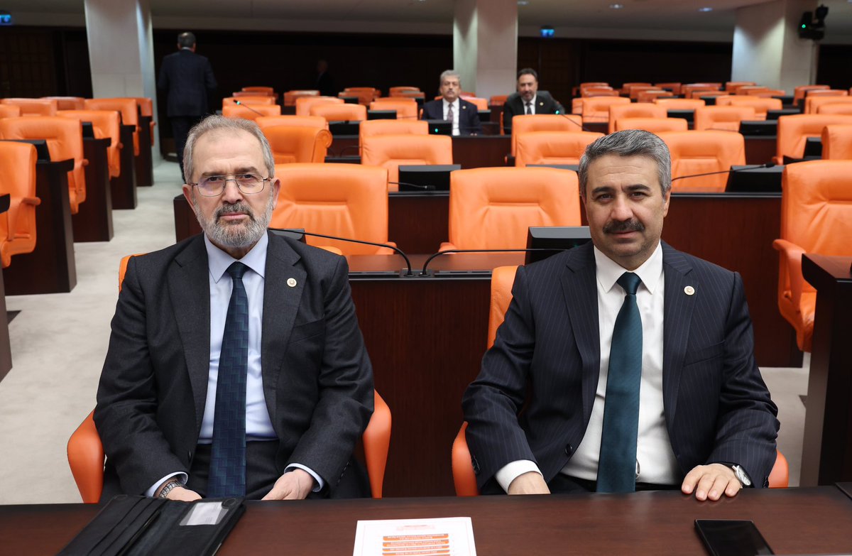 MustafaAlkayis's tweet photo. 📍TBMM Genel Kurulu

2025 Yılı Merkezi Yönetim Bütçe Kanunu Teklifi ile 2023 Yılı Merkezi Yönetim Kesin Hesap Kanunu Teklifi görüşmelerininde bugün;

✳️Enerji ve Tabii Kaynaklar Bakanlığı,
✳️Ulaştırma ve Altyapı Bakanlığı,
✳️Sağlık Bakanlığı’mızın 
 2025 yılı bütçeleri görüşmeleri kabul edilmiştir.

Ülkemize ve Milletimize Hayırlı ve Uğurlu Olmasını Diliyorum. 

Kapanış: ⏰ 00:20
@aBayraktar1 @a_uraloglu @drmemisoglu