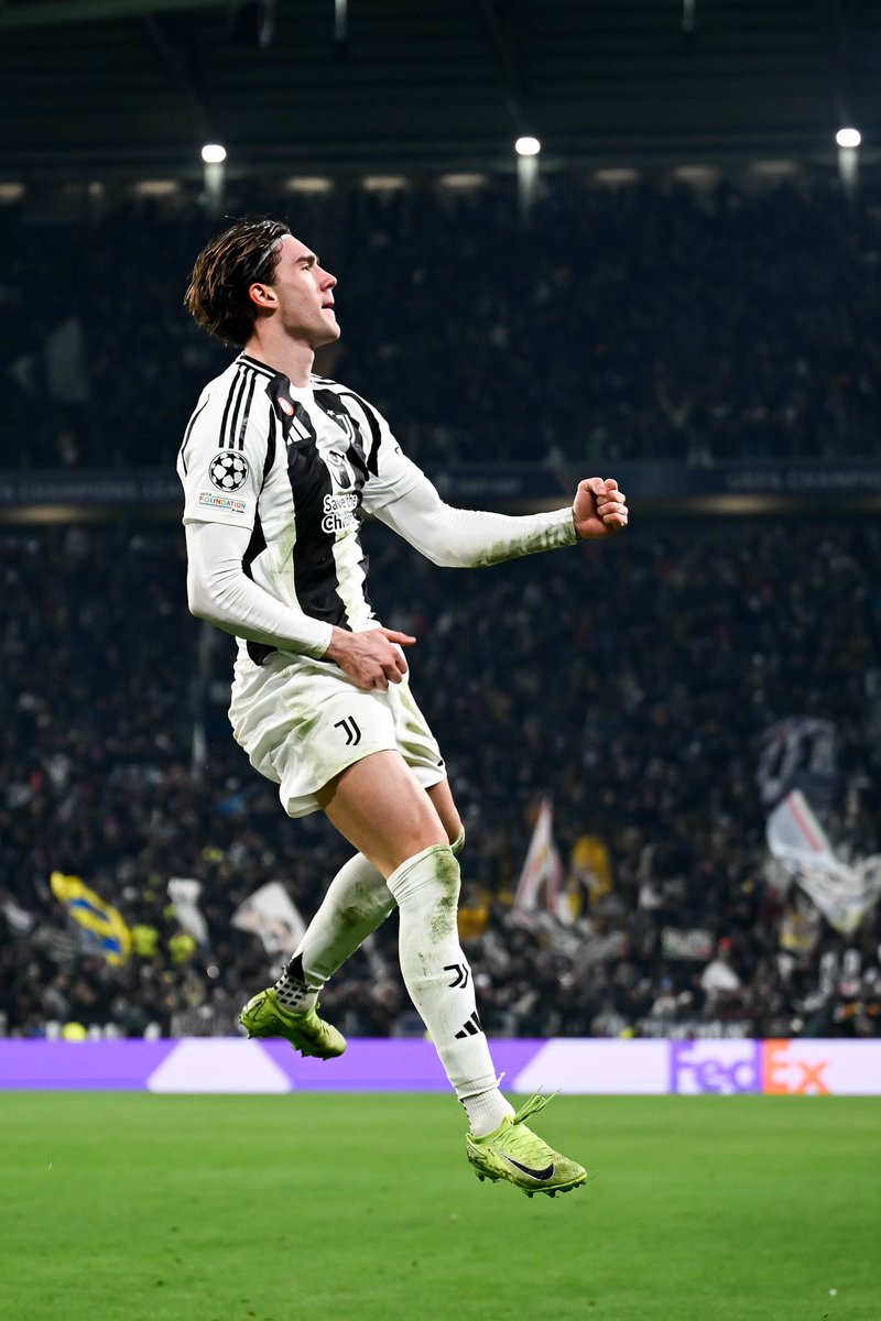 lesinsidersoff's tweet photo. [Foot] JUVENTUS 2️⃣ - 0️⃣ MANCHESTER CITY

Pep va encore aller se faire du mal… City ne se sort toujours pas de son impasse, pendant que la Juve réalise une belle prestation à la maison.

#LEVINT | #UCL https://t.co/1OwaaSZs3D